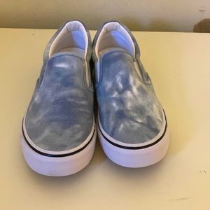 Shoes size 9 blue and white